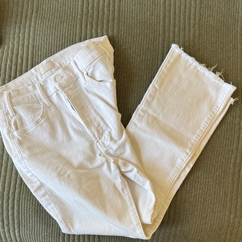 MOTHER White Cropped Jeans with Frayed Hem